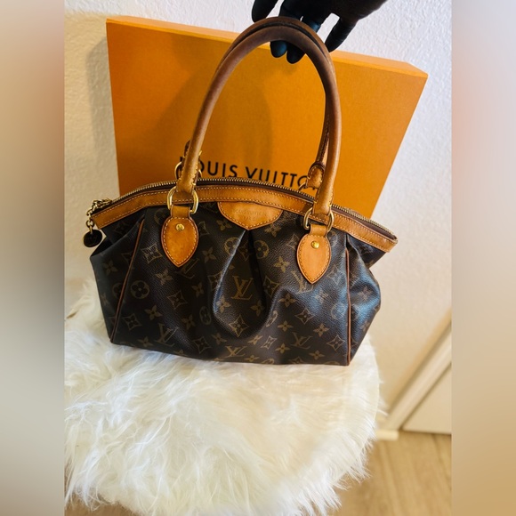 Louis Vuitton Handbags - Louis Vuitton tivoli pm Monogram Satchel